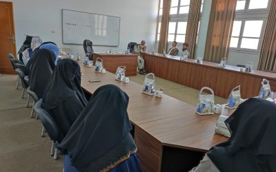 مناقشة بحوث التخرج لطالبات قسم الدراسات الإسلامية