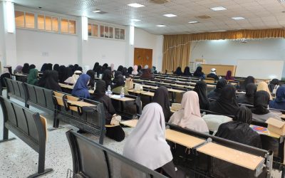 قسم الدراسات الإسلامية ينظم جلسة حوارية مع طلابه