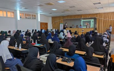 قسم الدراسات الإسلامبة يستضيف فريق (معا للتوعية الأسرية والمجتمعية)