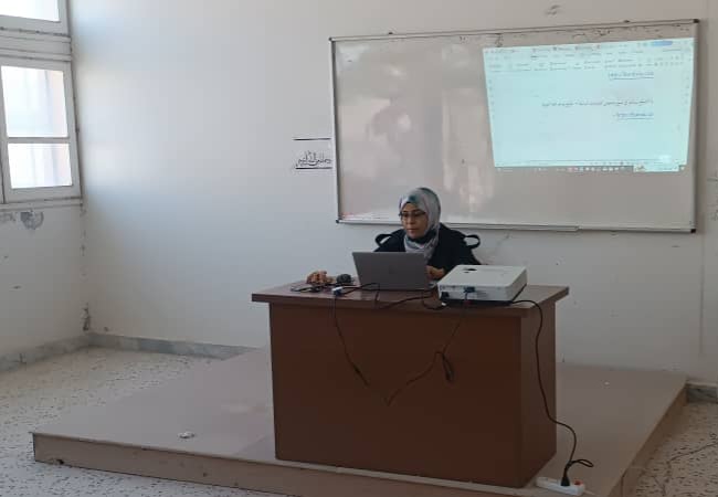 “توظيف الذكاء الاصطناعي في البحث العلمي” محاضرة بقسم التاريخ والحضارة الإسلامية