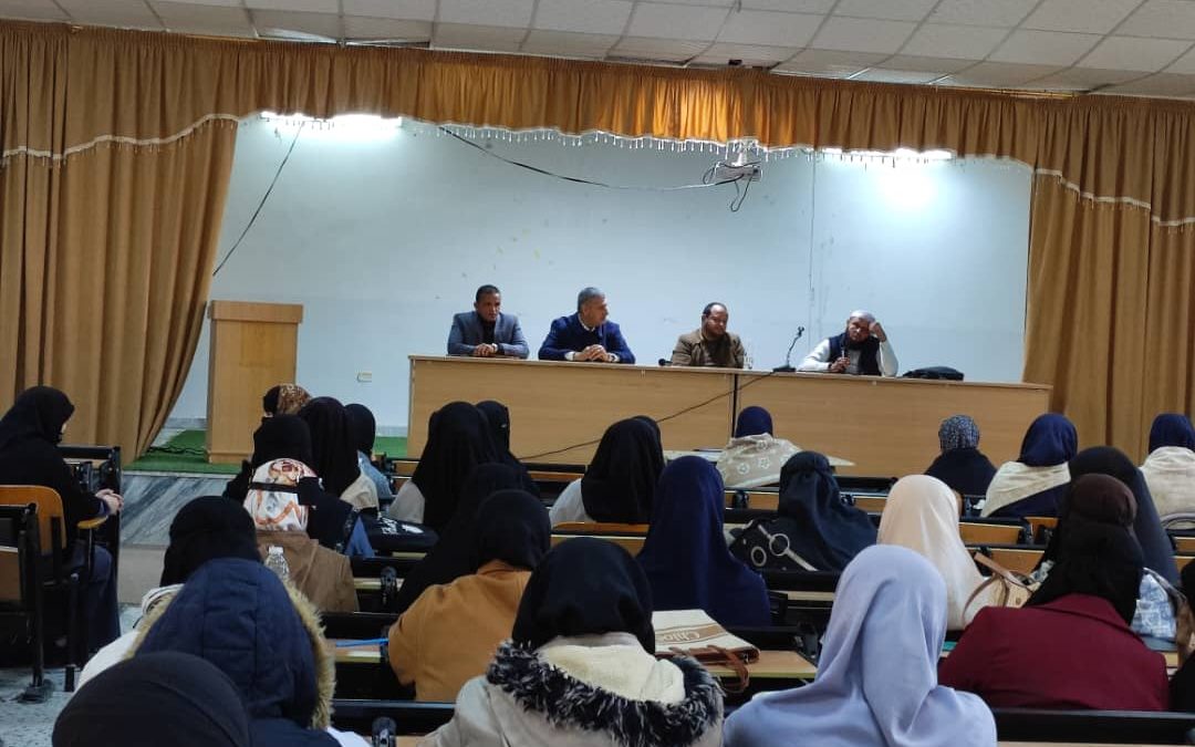 قسم الدراسات الإسلامية ينظم جلسة حوارية لطالباته