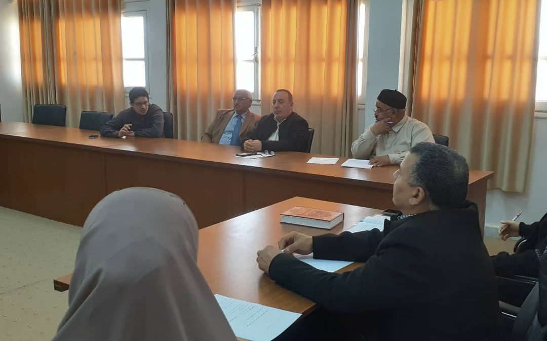 قسم اللغة العربية ينظم جلسة حوارية