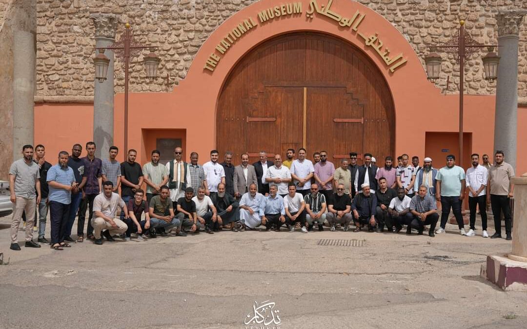 الرحلة العلمية لطلبة وموظفي وأعضاء هيأة التدريس بكلية الآداب إلى السرايا الحمراء والمركز الليبي للمحفوظات والدراسات التاريخية