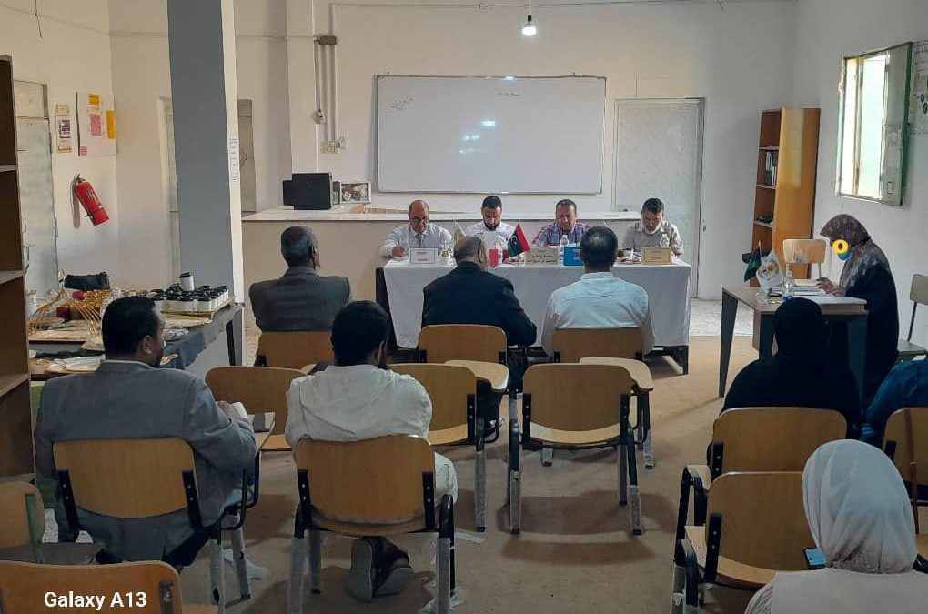 مناقشة خطط بحثية سيمنار قسم التاريخ