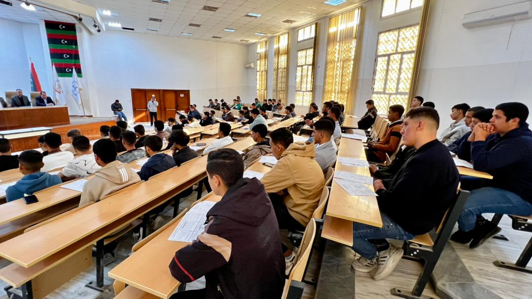 انطلاق الملتقى التعريفي للطلبة الجدد بكلية الاقتصاد والتجارة