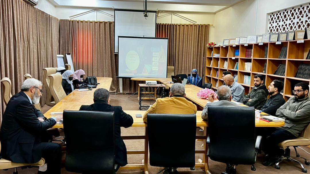 قسم الإدارة يناقش سيمنار رسالة ماجستير حول ” أثر رأس المال الاجتماعي على السمعة التنظيمية”