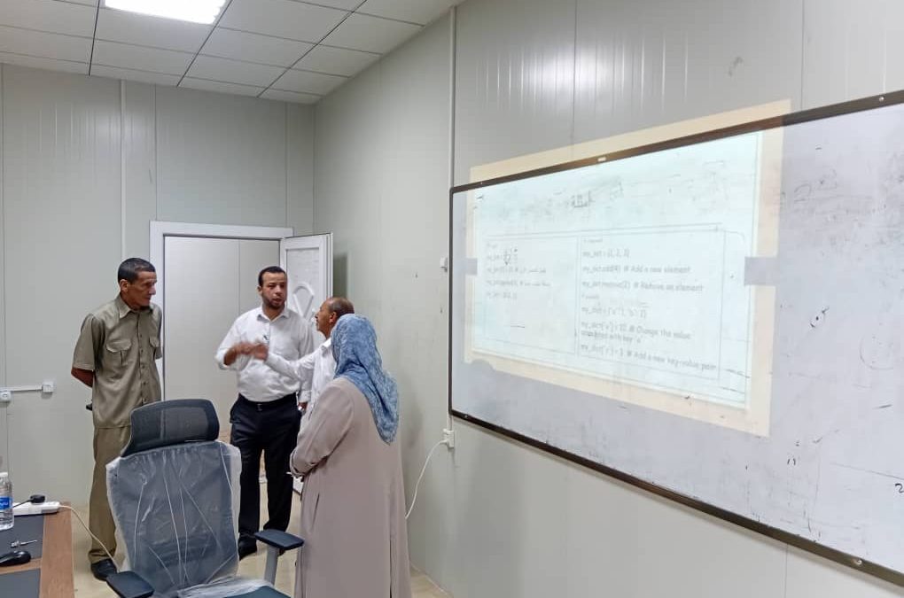 زيارة رئيس الجامعة الأسمرية الاسلامية لكلية تقنية المعلومات