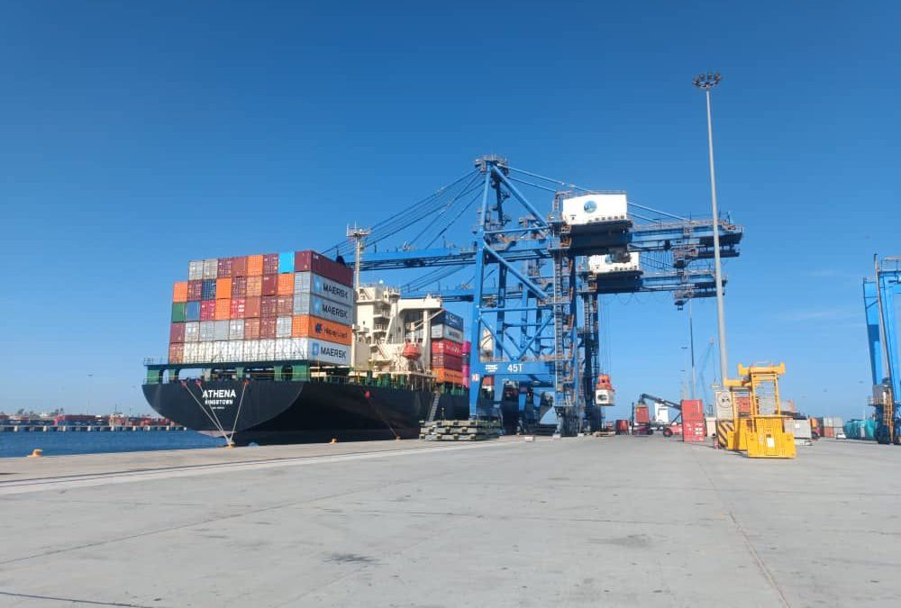 زيارة ميدانية لطلبة مادة التدريب الحقلي بميناء المنطقة الحرة مصراتة