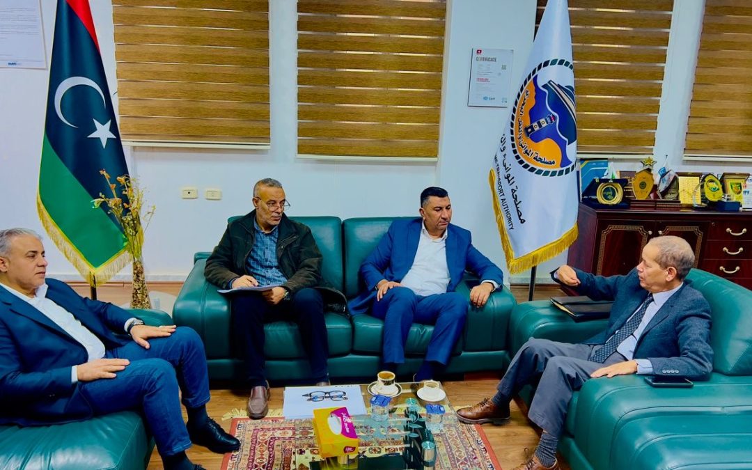 زيارة عمل لعميد كلية الموارد البحرية إلى مصلحة الموانئ والنقل البحري