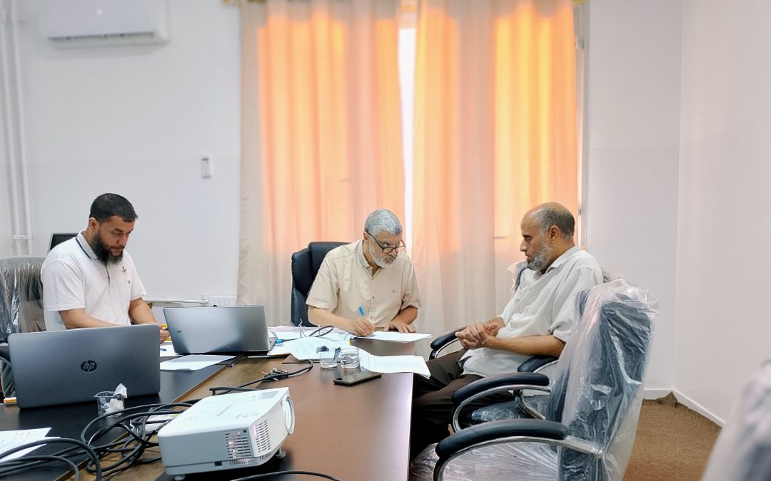 زيارة مدير مكتب الجودة وتقييم الأداء بالجامعة لكلية الصيدلة