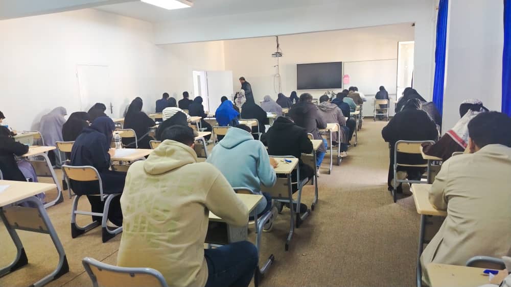 متابعة الامتحانات النصفية للعام الجامعي 2025-2026م