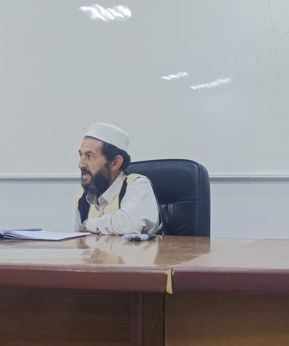 جانبٌ من فَعَالياتِ الدورةِ العلميةِ في أساسياتِ علمِ النحوِ العربيِ